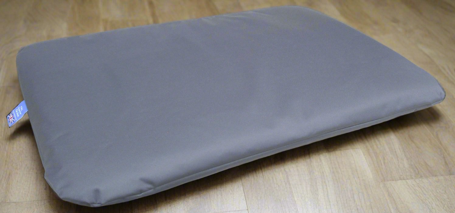 P&L Country Dog Heavy Duty Waterproof Duvet Dog Beds.